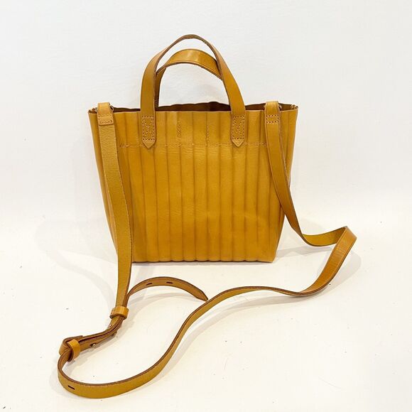 Madewell The Mini Transport Crossbody Bag Bubble Pleat Leather Tan - Picture 3 of 6